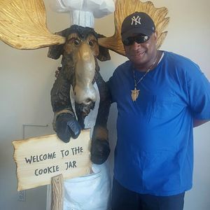 Meet your Posher, Derrick